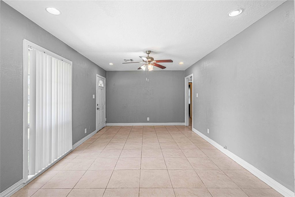 2220 7th St, GALENA PARK, TX 77547