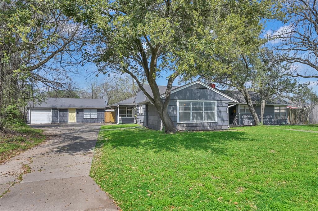 2203 3rd St, GALENA PARK, TX 77547