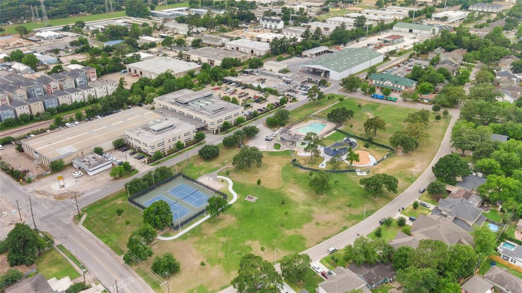 3602 Oak Forest Dr, Houston, TX 77018