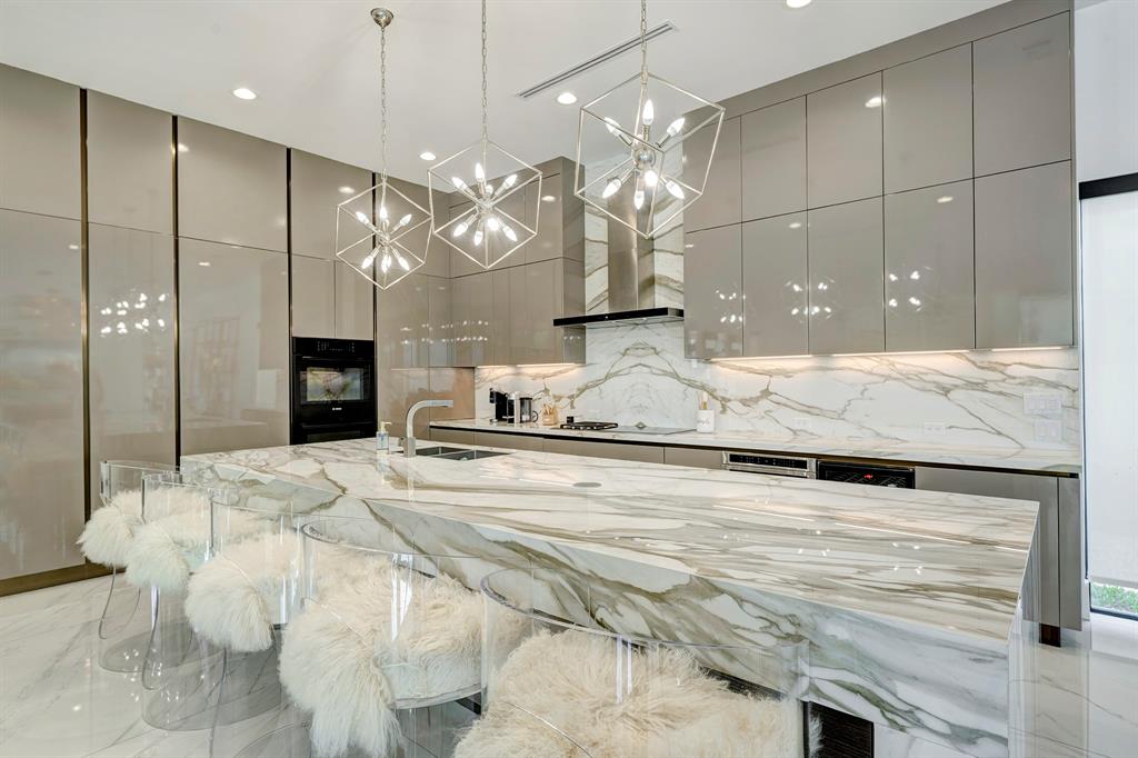 4028 Chatham Ln, HOUSTON, TX 77027