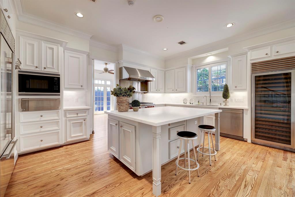 1512 Nantucket Dr D, HOUSTON, TX 77057