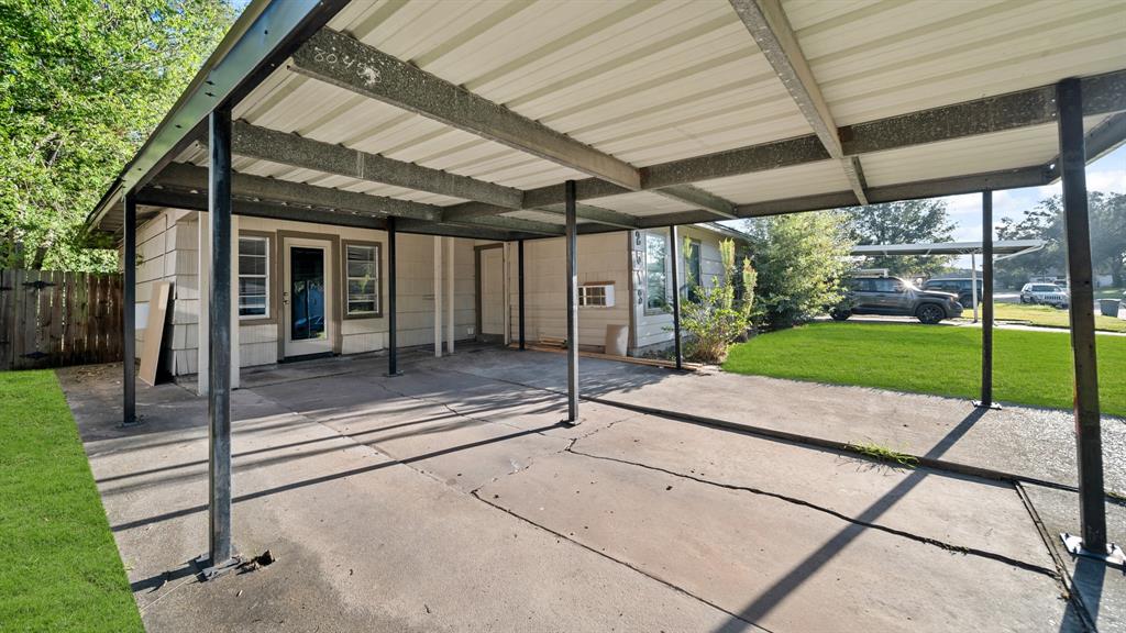 2513 13th St, GALENA PARK, TX 77547