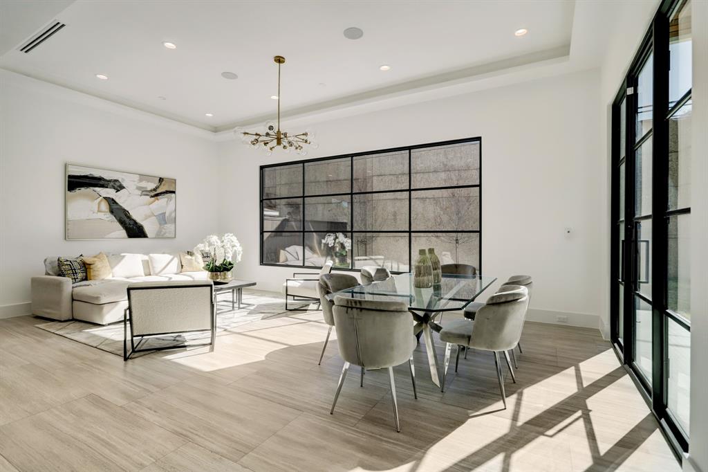 4615 Merwin St, Houston, TX 77027