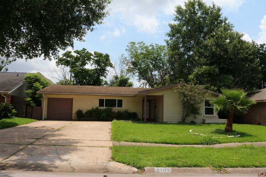 8709 Robindell Dr, HOUSTON, TX 77074