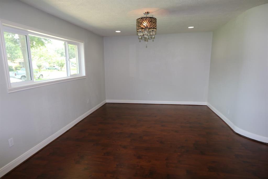 8709 Robindell Dr, HOUSTON, TX 77074