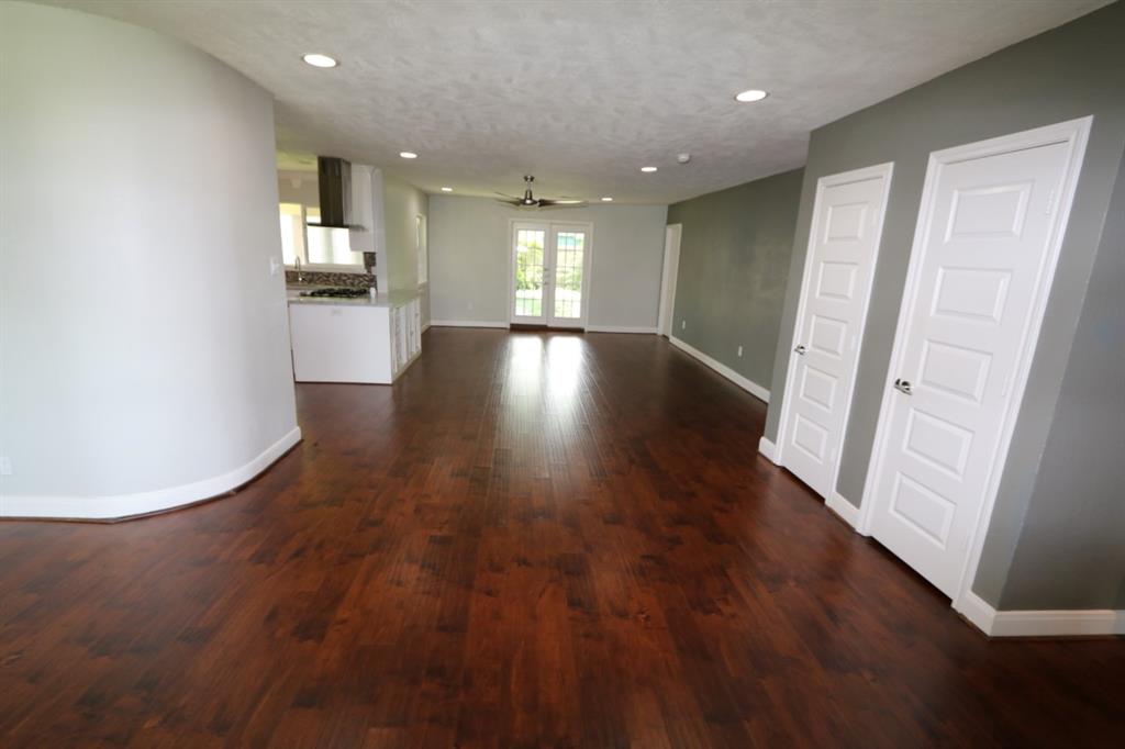 8709 Robindell Dr, HOUSTON, TX 77074