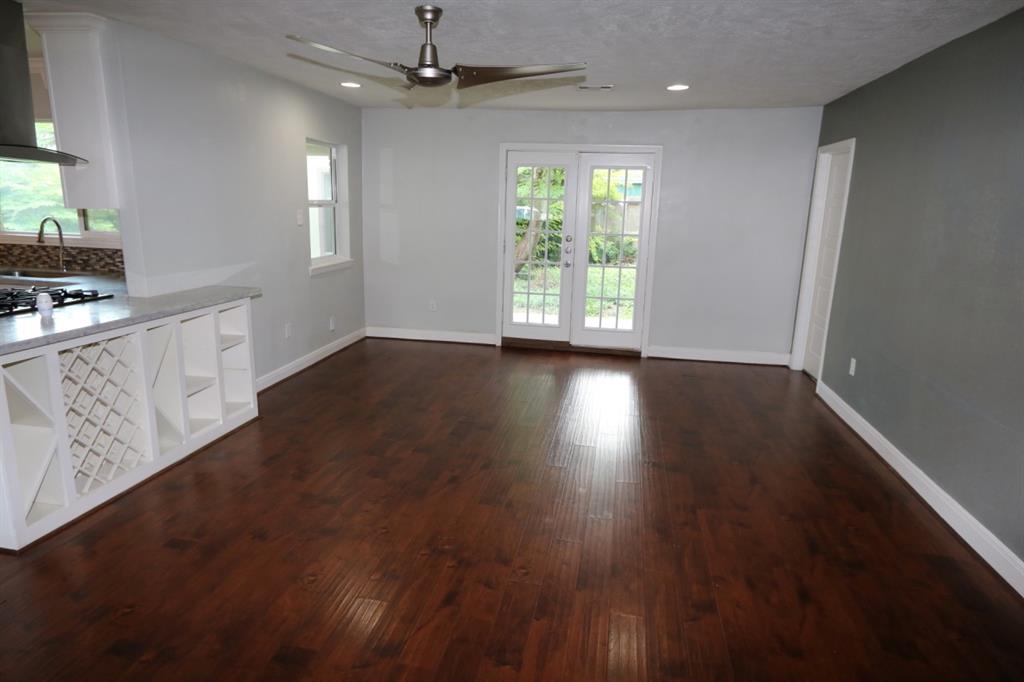 8709 Robindell Dr, HOUSTON, TX 77074