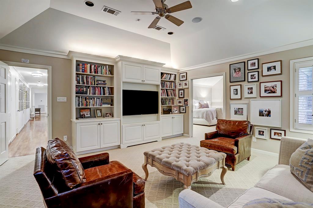 11518 Wendover Ln, Houston, TX 77024