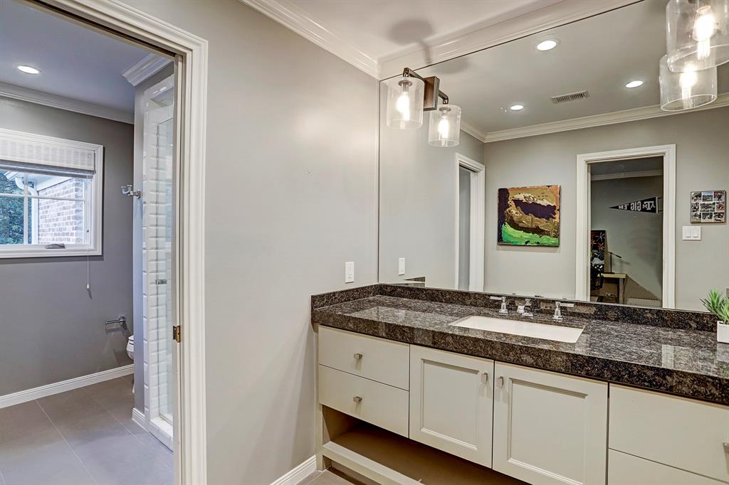 11518 Wendover Ln, Houston, TX 77024