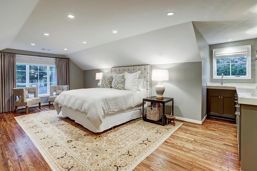 11518 Wendover Ln, Houston, TX 77024