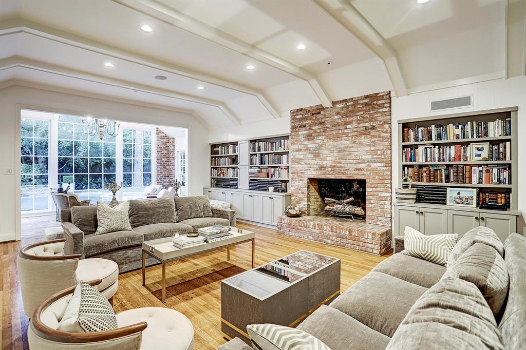 11518 Wendover Ln, Houston, TX 77024