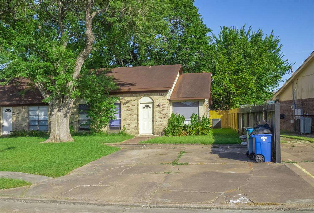 615 Cole St, WEBSTER, TX 77598