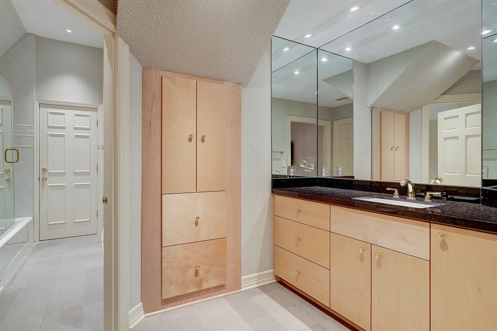 27 Farnham Park Dr, HOUSTON, TX 77024