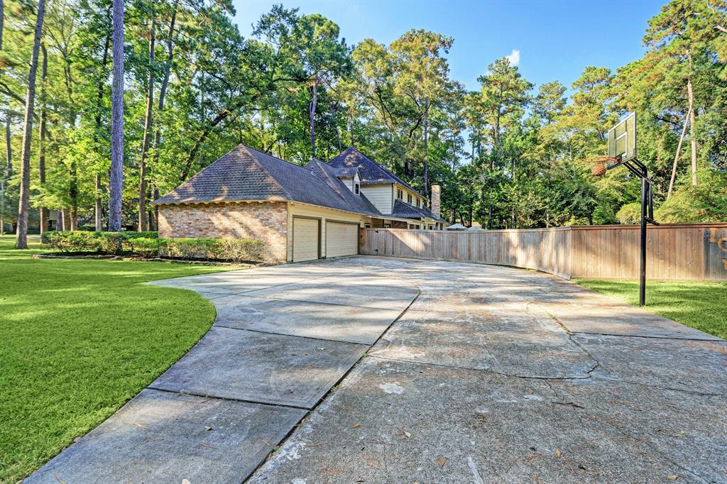 2927 Kings Forest Dr, TX 77339