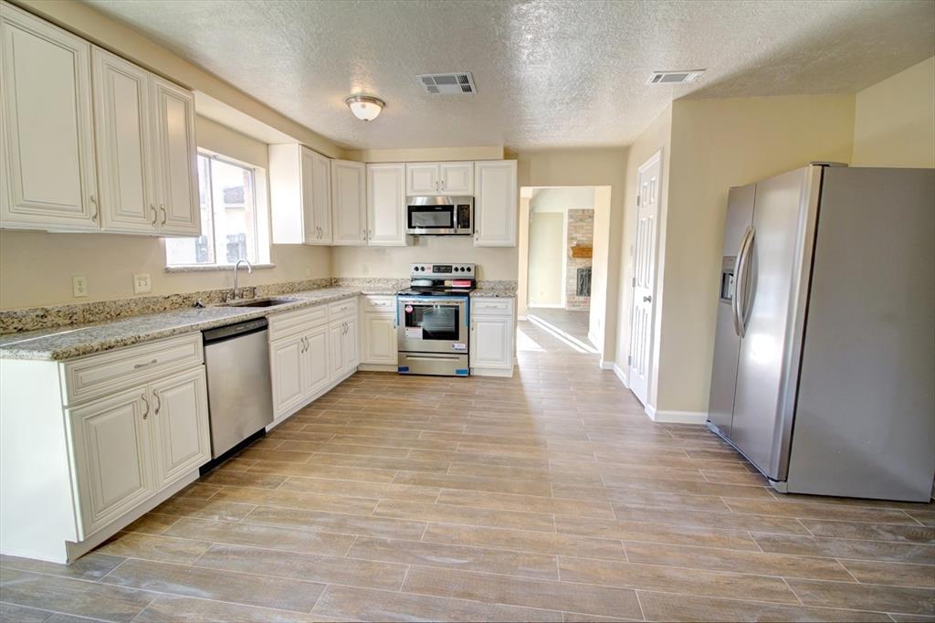 22918 River Birch Dr, TOMBALL, TX 77375