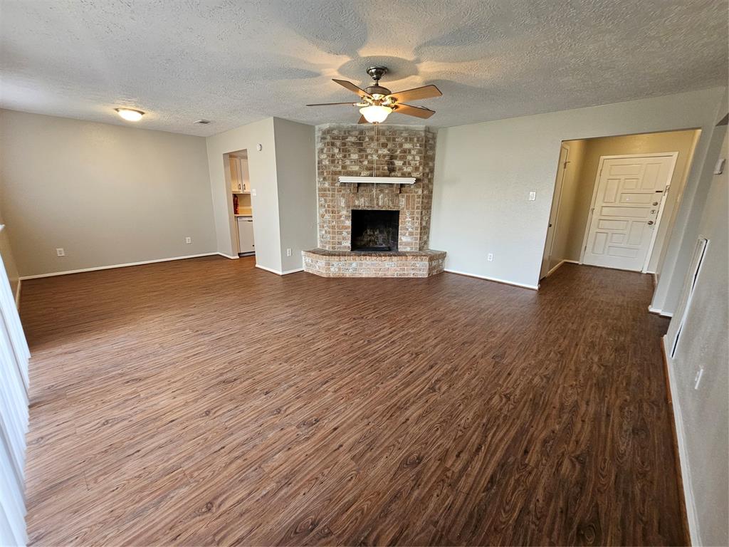 2714 Lower Valley Dr, HOUSTON, TX 77067