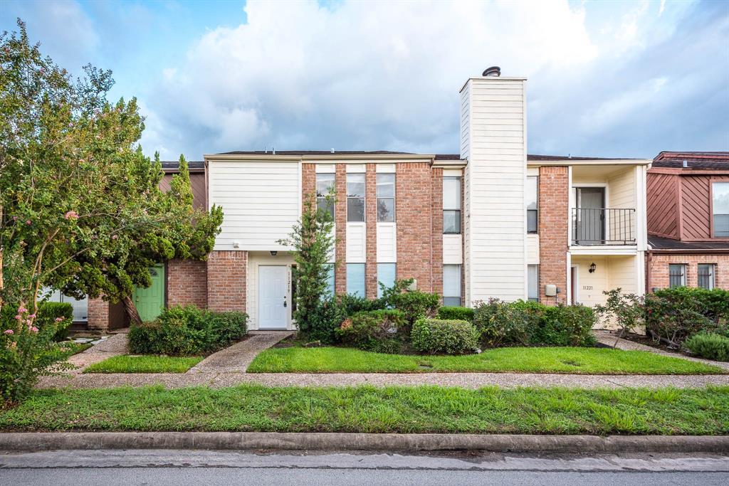 11219 Briar Forest Dr, Houston, TX 77042