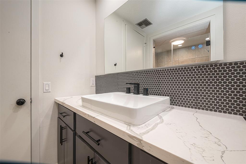 8800 Woodway Dr 6, HOUSTON, TX 77063