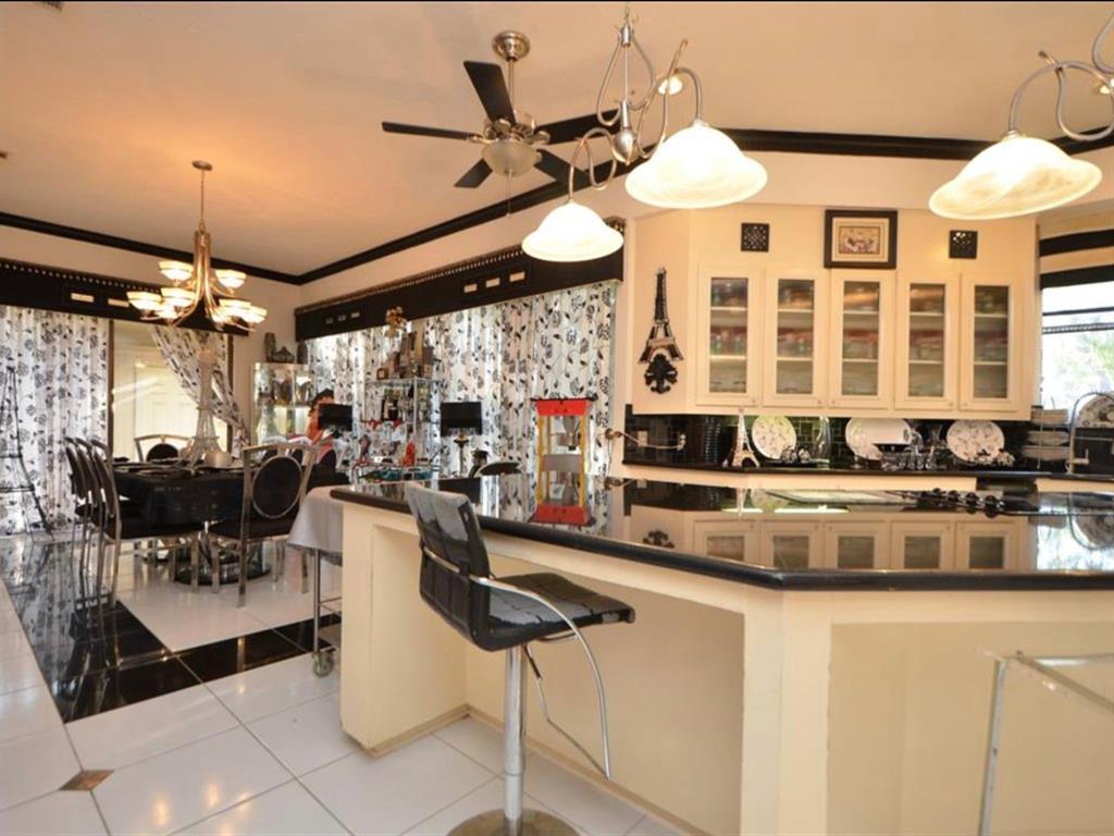 8027 Candle Ln, HOUSTON, TX 77071