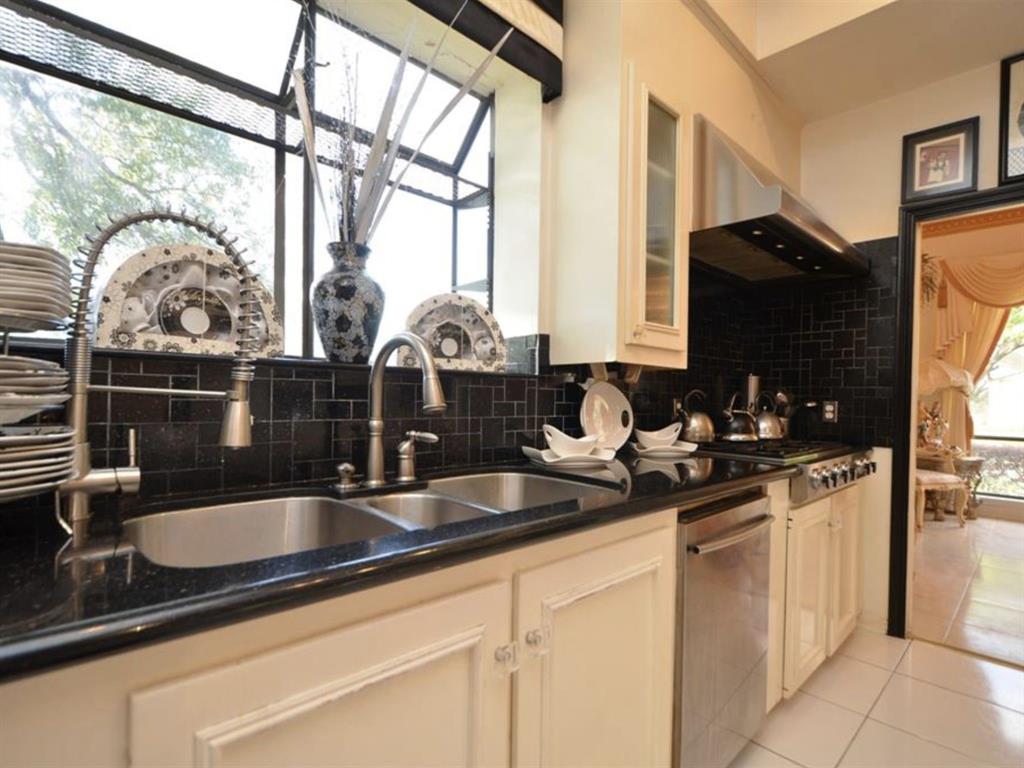 8027 Candle Ln, HOUSTON, TX 77071