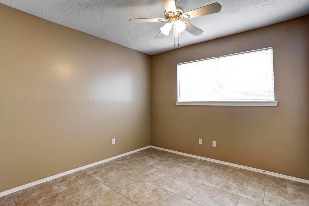 927 Western Hills Dr, KATY, TX 77450