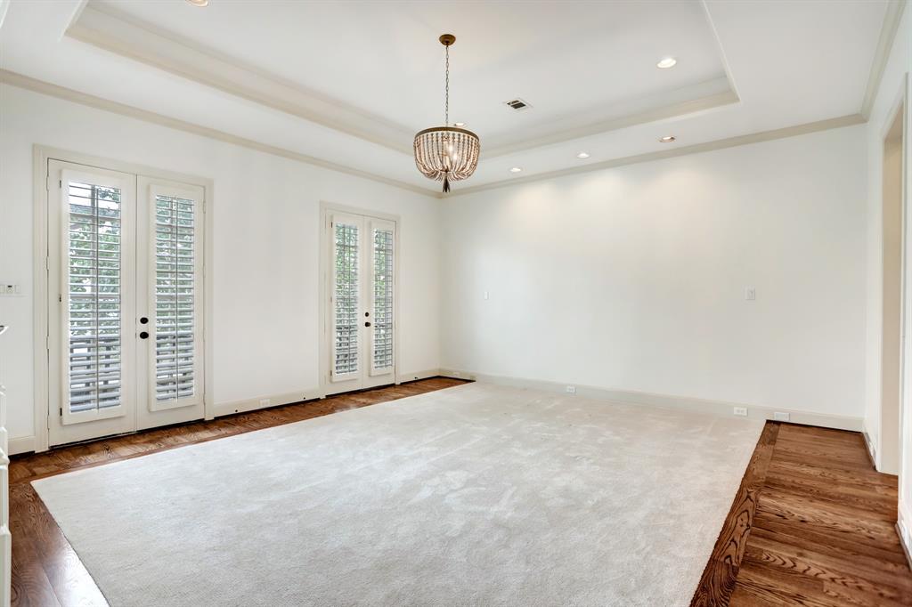 931 Queen Annes Rd, HOUSTON, TX 77024