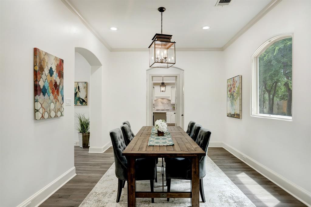 931 Queen Annes Rd, HOUSTON, TX 77024