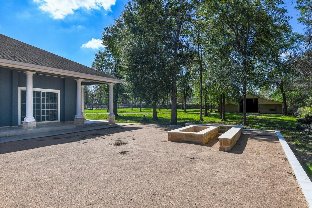 12446 Willis Waukegan Rd, CONROE, TX 77303