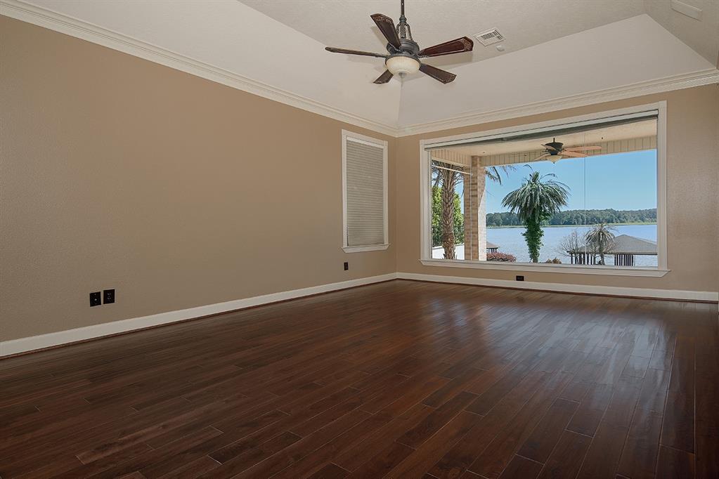 19916 Gemstone Dr, Montgomery, TX 77356