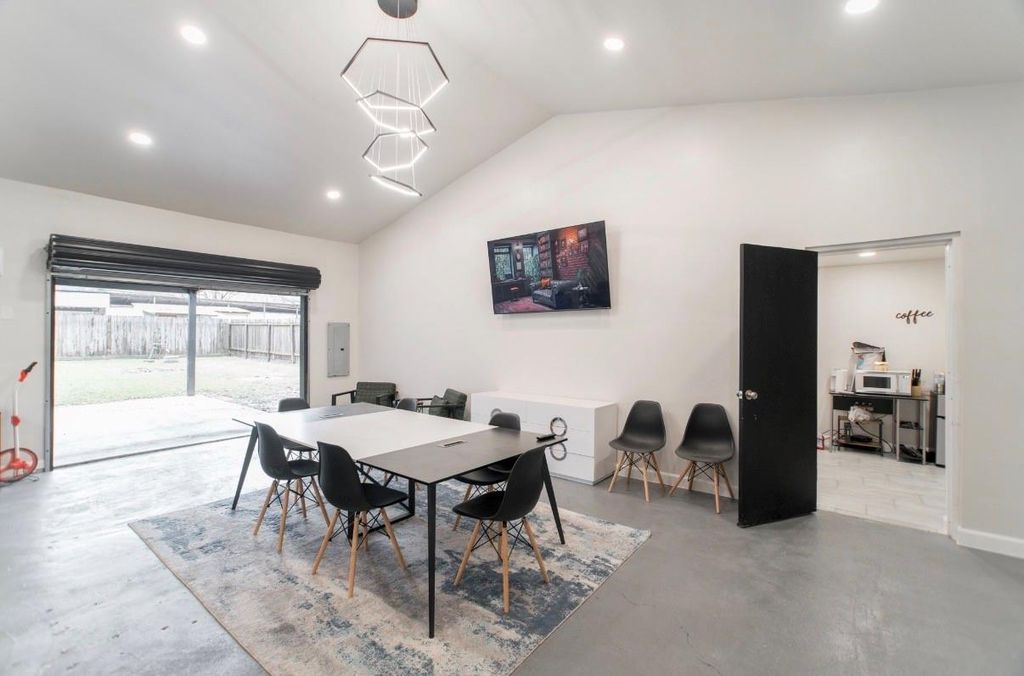 10864 Pecan St, WILLIS, TX 77318