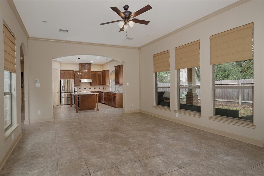 91 S Knights Crossing Dr, SPRING, TX 77382