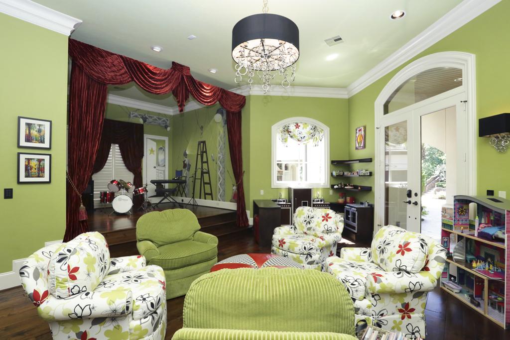 70 S Tranquil Path, SPRING, TX 77380