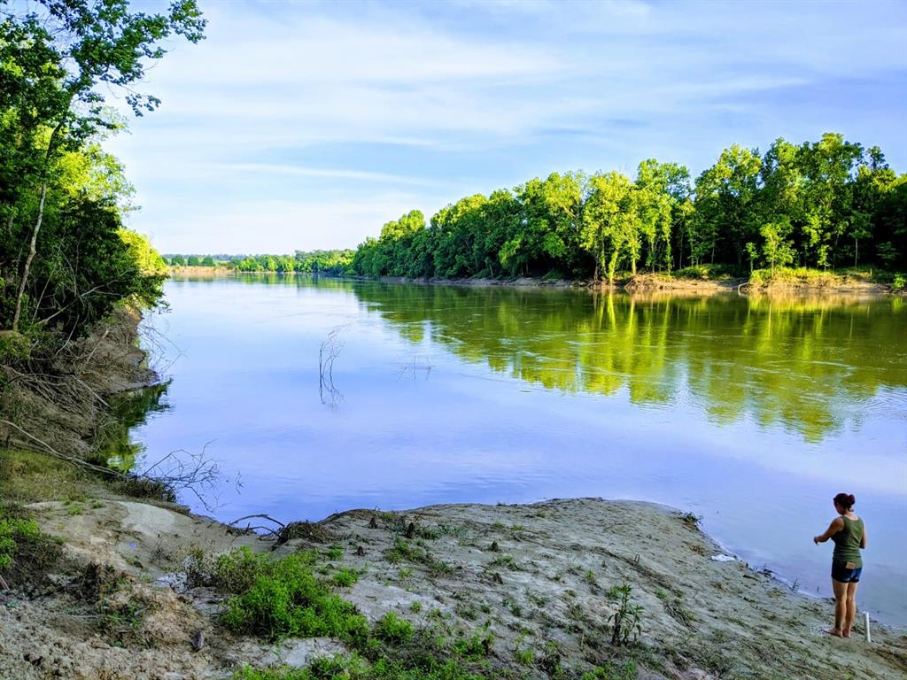 1948 County Rd, GOODRICH, TX 77335