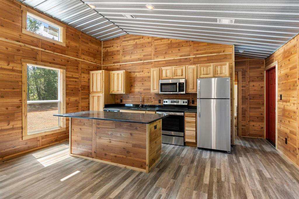 803 Thomas Castleberry Rd, SHEPHERD TX 77371