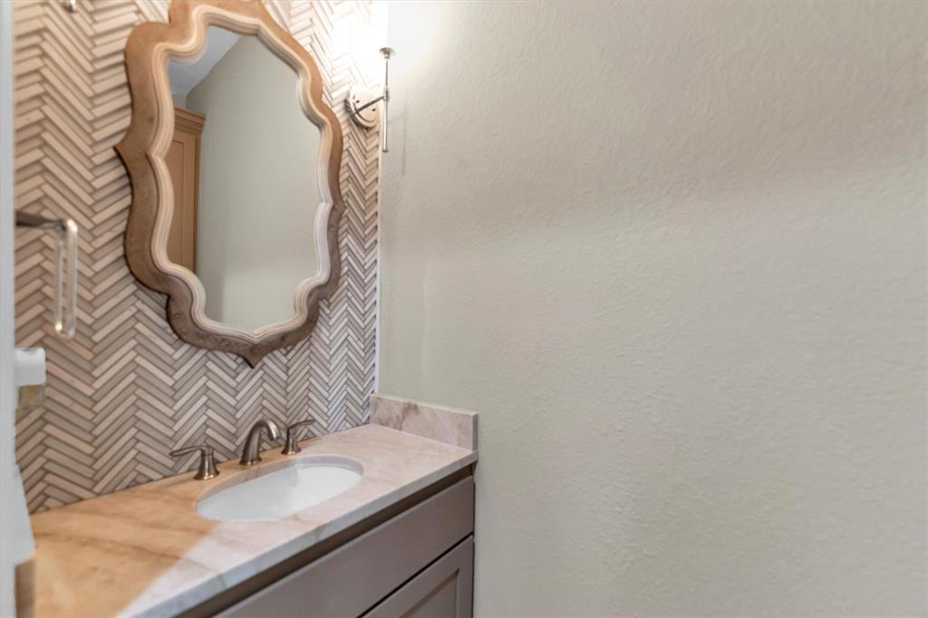 107 Timberwilde Dr, HUNTSVILLE, TX 77320