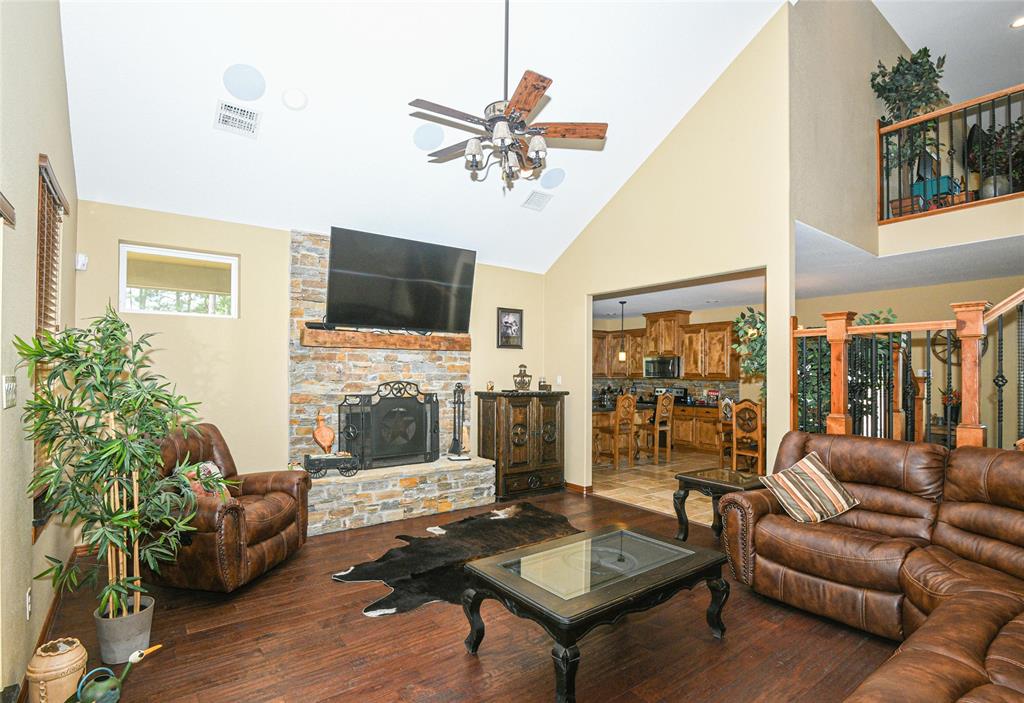 26074 Riley Rd, WALLER, TX 77484