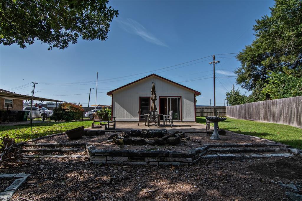 1304 Prairie Lea St, BRENHAM, TX 77833