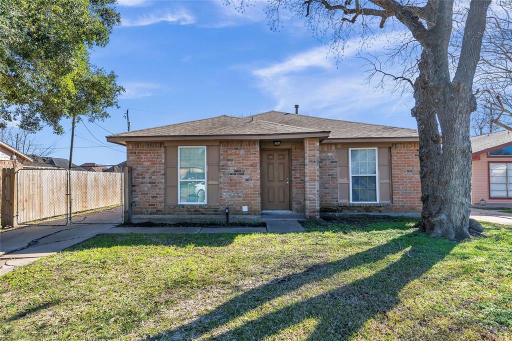 1226 Northview Dr, ANGLETON, TX 77515