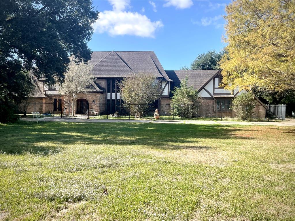 1719 Kilgore Rd, Baytown, TX 77520