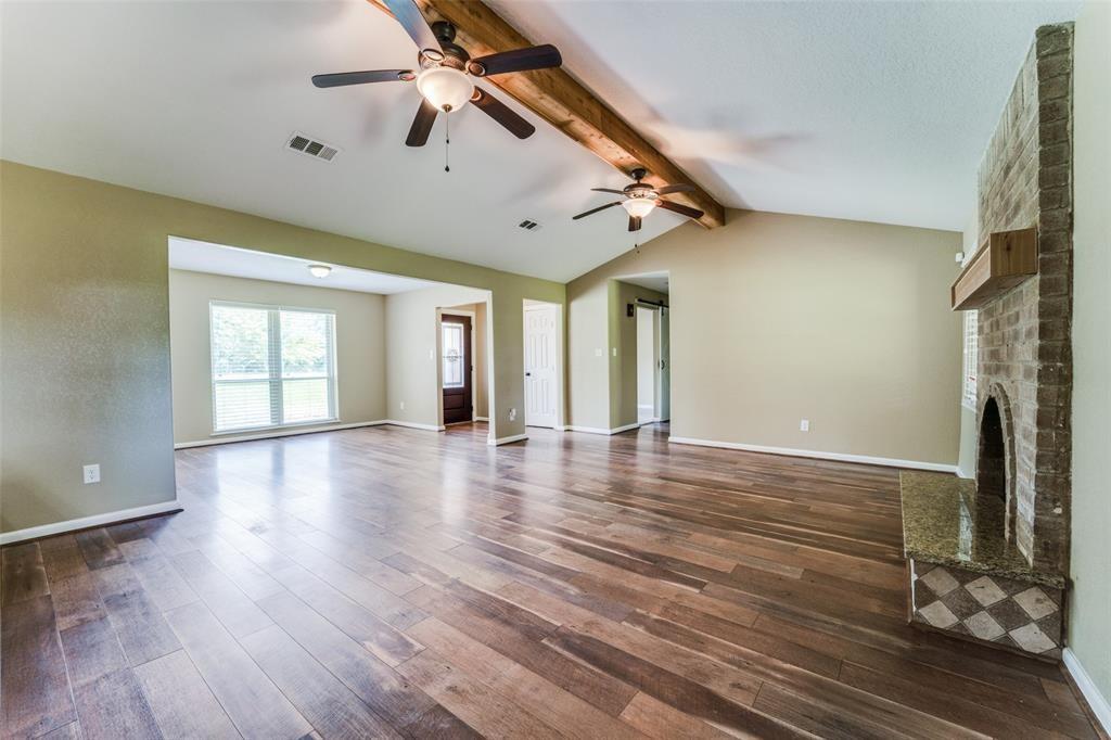 138 Lakewood Dr, ANGLETON, TX 77515