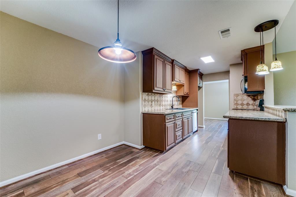 138 Lakewood Dr, ANGLETON, TX 77515