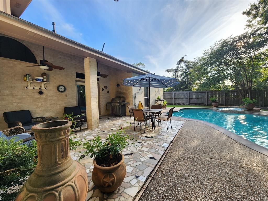 101 Audubon Woods Dr, RICHWOOD, TX 77531