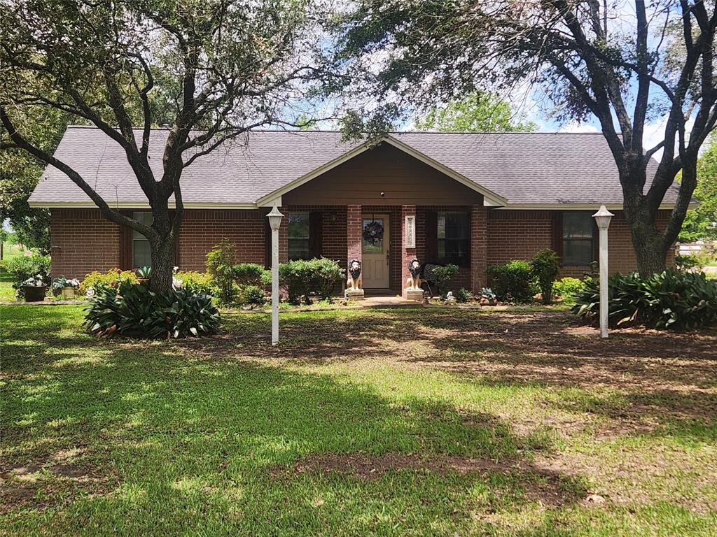 1393 County Road 406, EL CAMPO, TX 77437