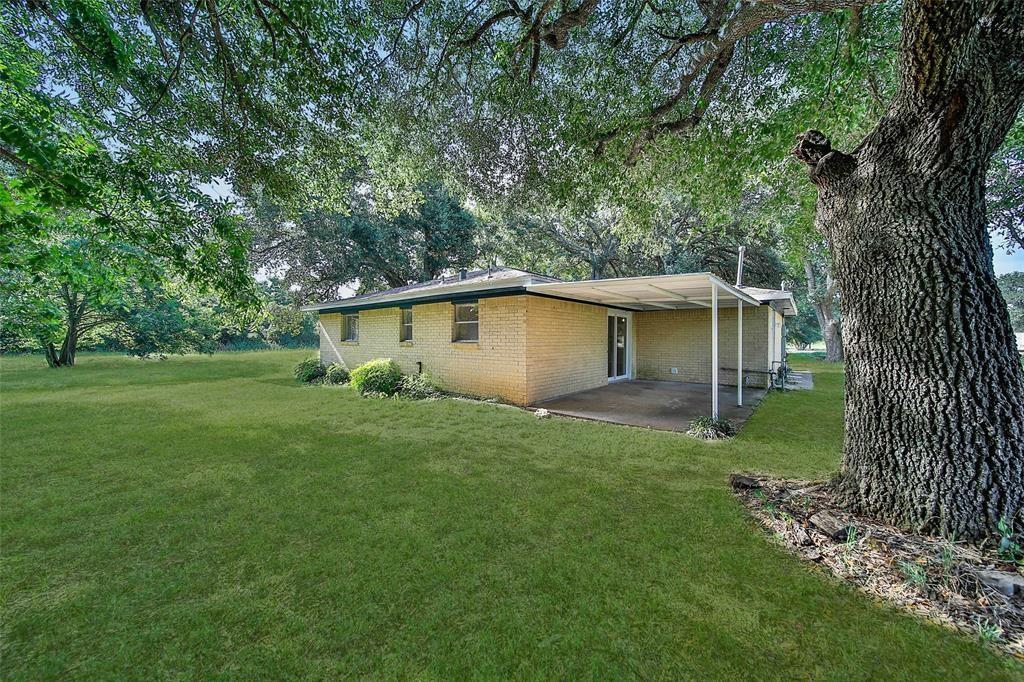 1720 Austin St, HEMPSTEAD, TX 77445