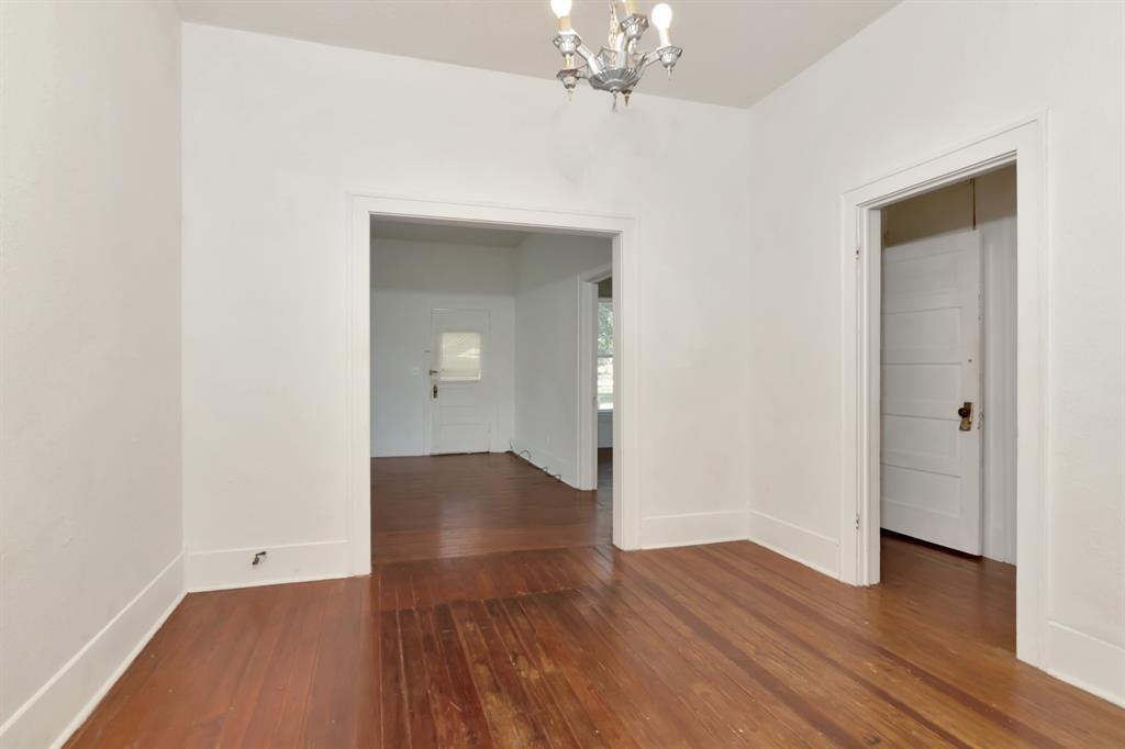 428 E Magnolia St, ANGLETON, TX 77515