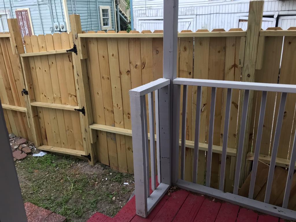 1411 34th St, GALVESTON, TX 77550