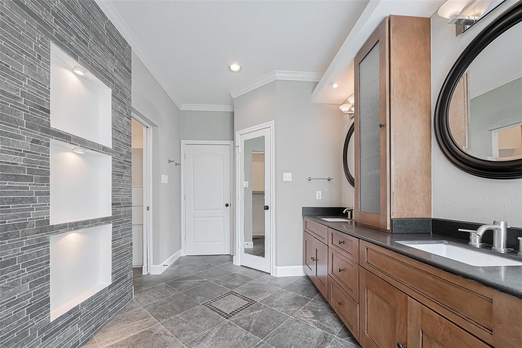 223 Owens Park Dr, Houston, TX 77094