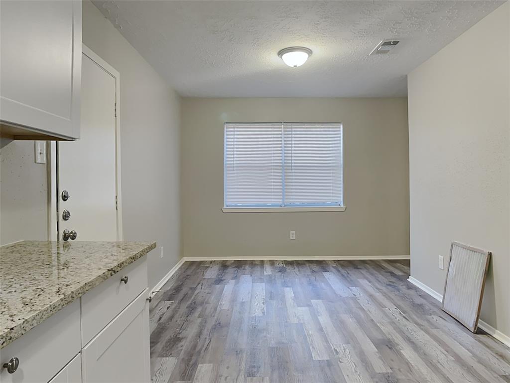 2011 Lexington Woods Dr, SPRING, TX 77373