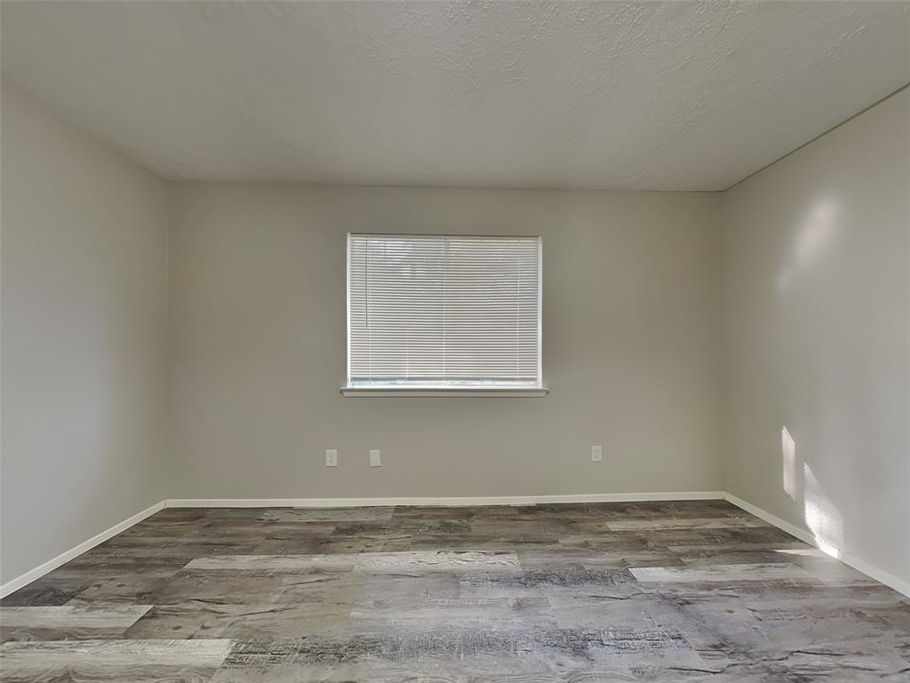 2011 Lexington Woods Dr, SPRING, TX 77373