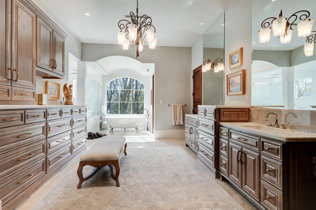 2 Longbow Ln, HOUSTON, TX 77024